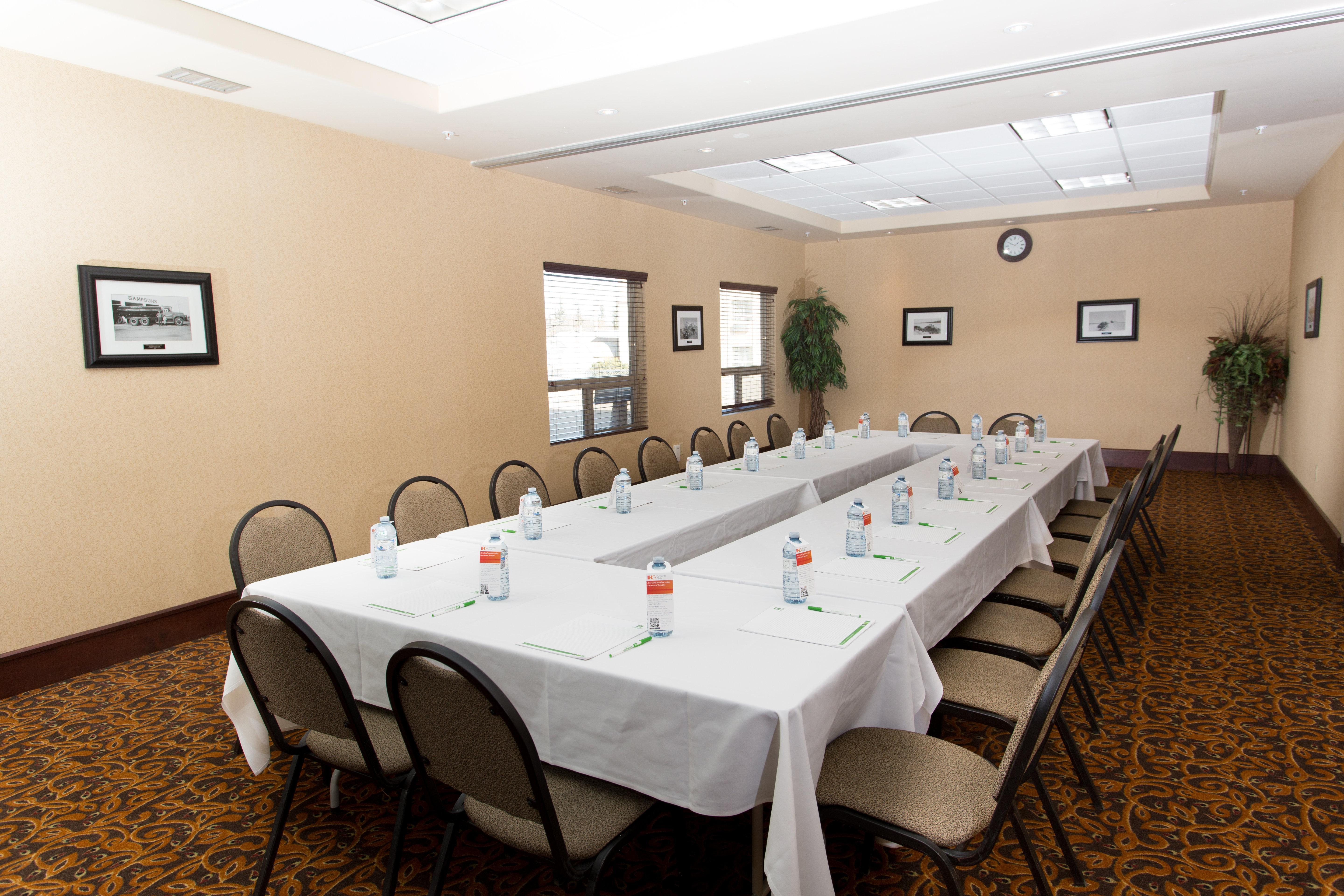 Holiday Inn & Suites Lloydminster By Ihg Zewnętrze zdjęcie